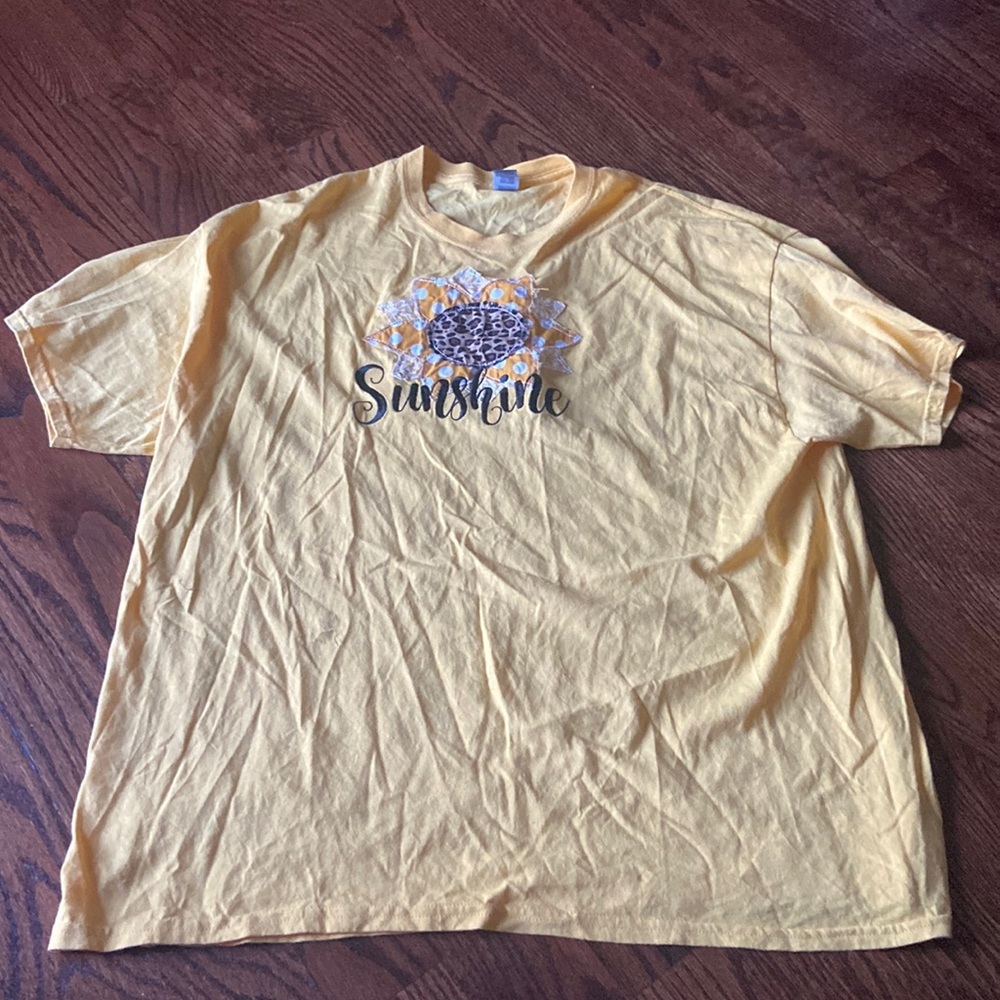 Women's short sleeve Tee shirt!